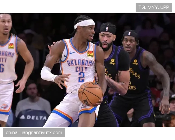 班·西蒙斯挡拆中突破效率飙升明显超越过去赛季表现